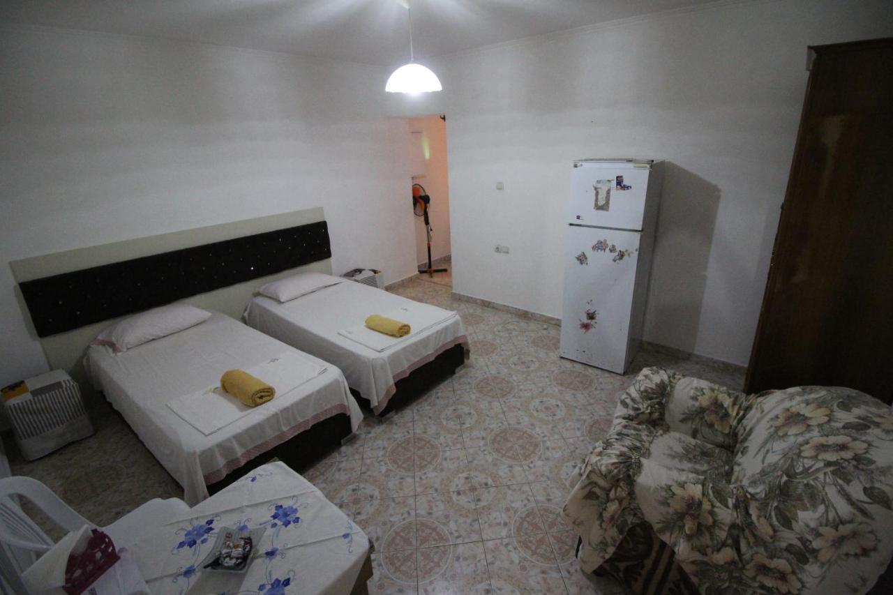 Mona'S Apartments Саранде Екстериор снимка